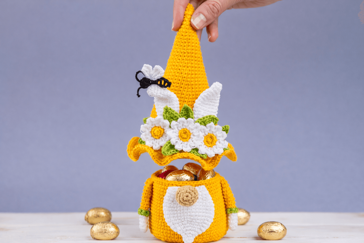 Peça premium com compartimento para ovos, ideal para presentear, decorar mesas e criar produtos de alto valor percebido.